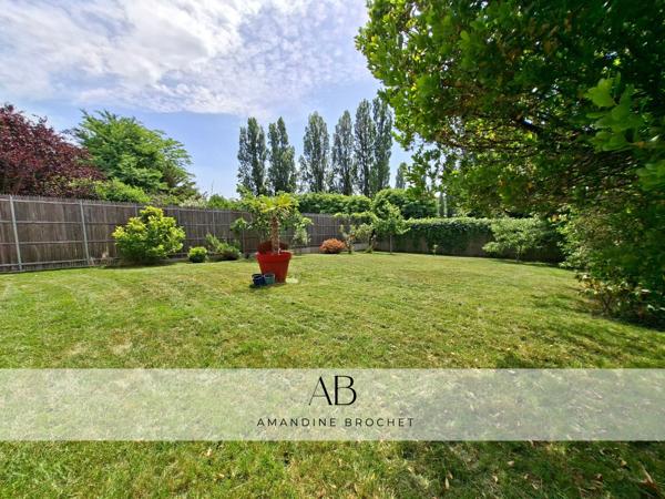 Maison
         8 pièces
        - 215 m² 1 430 000 € *
