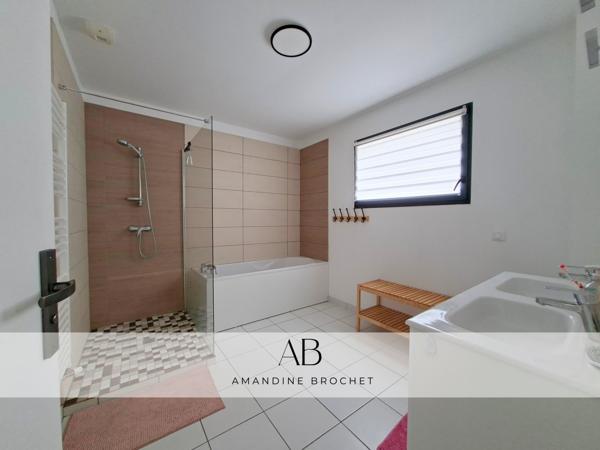 Maison
         8 pièces
        - 215 m² 1 430 000 € *