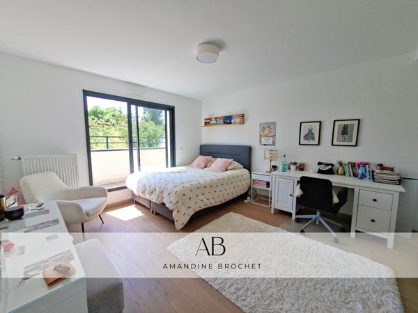 Maison
         8 pièces
        - 215 m² 1 430 000 € *