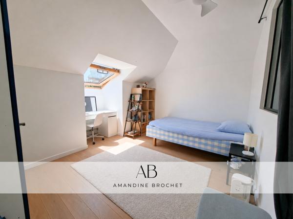 Maison
         8 pièces
        - 215 m² 1 430 000 € *