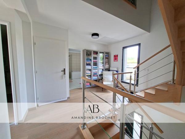 Maison
         8 pièces
        - 215 m² 1 430 000 € *
