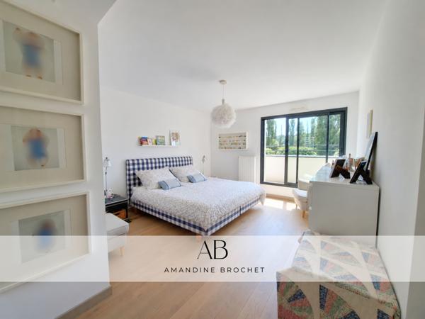 Maison
         8 pièces
        - 215 m² 1 430 000 € *