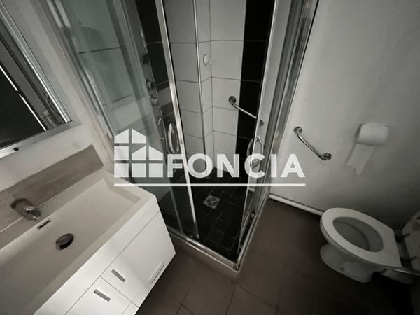 Location Appartement 2 pièces 41.15 m² - 9 RUE DU VACCARES Nimes 30000