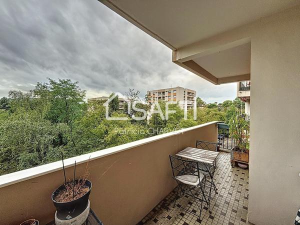 T5 lumineux dans résidence arborée à Francheville