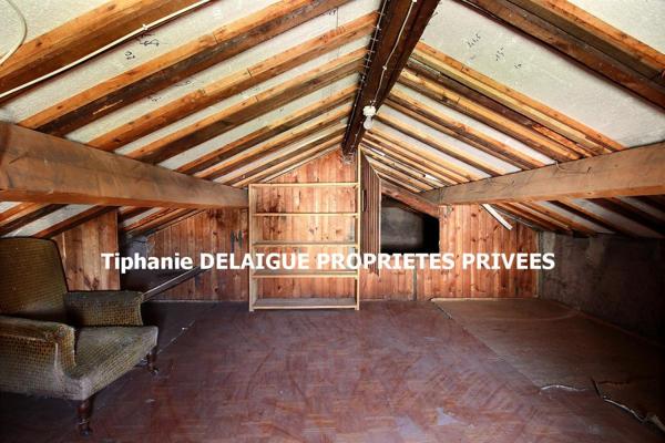 Le Chambon Feugerolles 42500 Ensemble Immobilier de 2 Maisons mitoyennes T3 et T4 avec 2 garages et un ensemble de 13 Garages sur 693m² de terrain