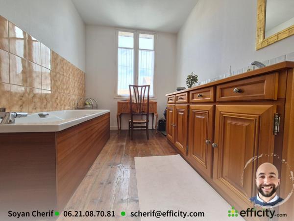Maison
         10 pièces
        - 185 m² 399 900 € *