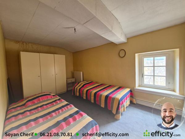 Maison
         10 pièces
        - 185 m² 399 900 € *