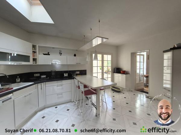 Maison
         10 pièces
        - 185 m² 399 900 € *