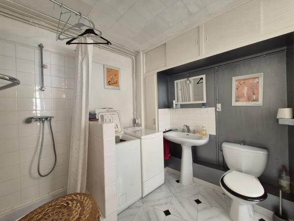 Maison
         10 pièces
        - 185 m² 399 900 € *