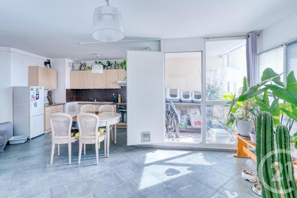 Appartement F2 à vendre  3 pièces - 54 m2 LA COURNEUVE - 93