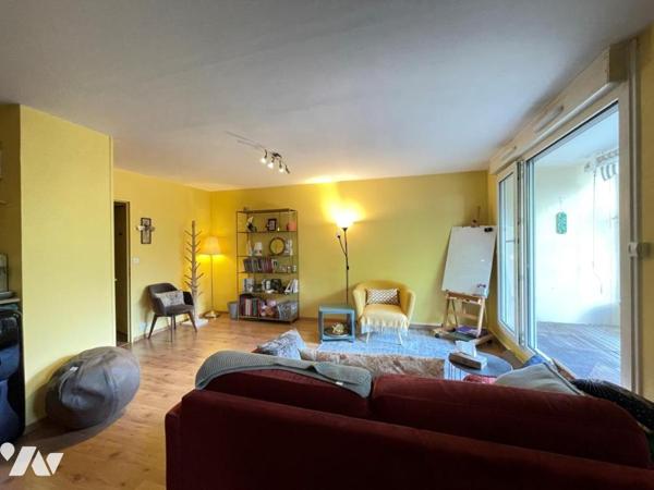 RENNES centre - Studio au rdc et cellier au second