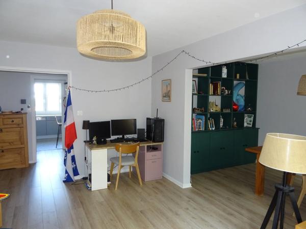 SECTEUR Armand DUTREIX OUEST DE LIMOGES BEL APPARTEMENT F3 DE 71 M² 2 CHAMBRES SEJOUR DOUBLE