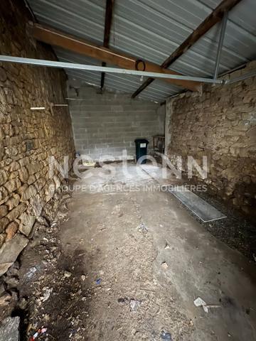 Charmante longère en pierre NON MITOYENNE de 3 pièces à vendre à Questembert