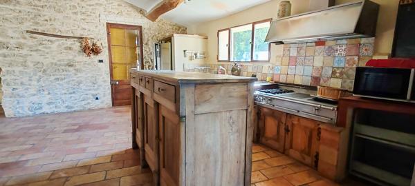 Ancien relais de poste avec domaine agricole à Forcalquier (04300) Forcalquier