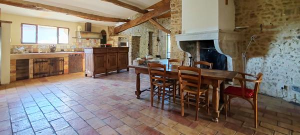 Ancien relais de poste avec domaine agricole à Forcalquier (04300) Forcalquier