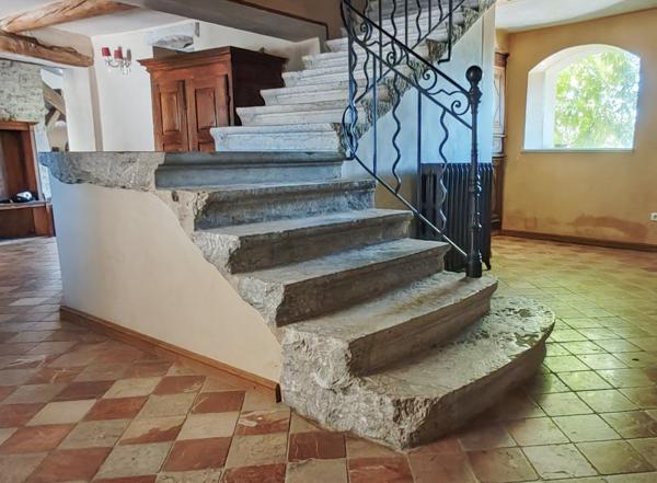 Ancien relais de poste avec domaine agricole à Forcalquier (04300) Forcalquier