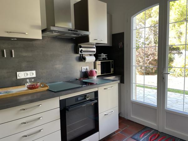 Maison  6 pièce(s)  3 chambre(s)  147 m²