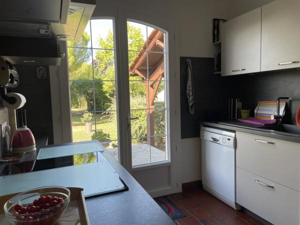 Maison  6 pièce(s)  3 chambre(s)  147 m²