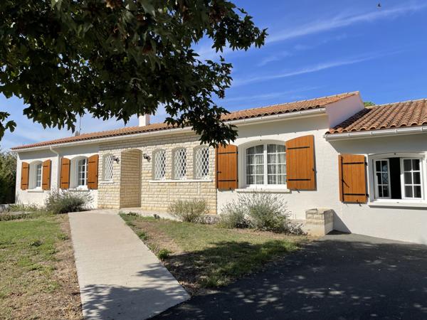 Maison  6 pièce(s)  3 chambre(s)  147 m²