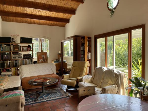 Maison  6 pièce(s)  3 chambre(s)  147 m²