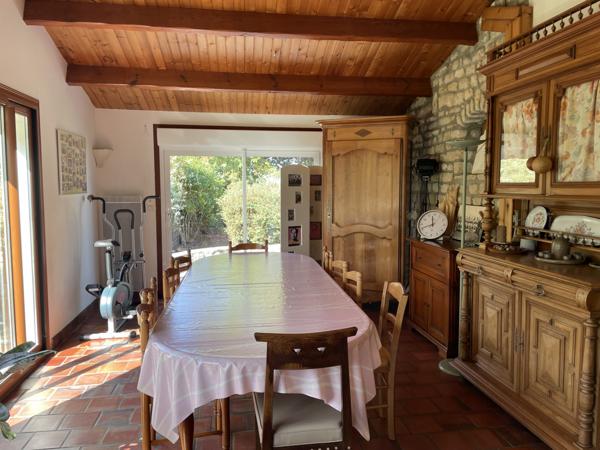 Maison  6 pièce(s)  3 chambre(s)  147 m²