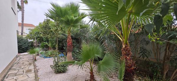 AGDE  RARE MAISON  DPE classé A (environ 200M² ) SUR 492M² DE TERRAIN .QUARTIER CALME