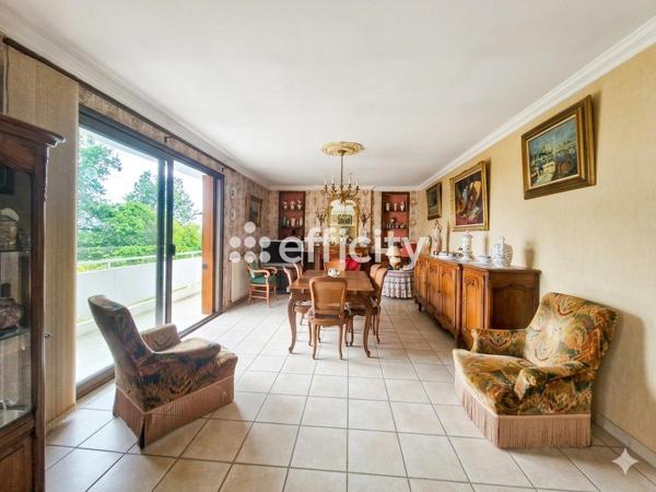Maison
         6 pièces
        - 156 m²