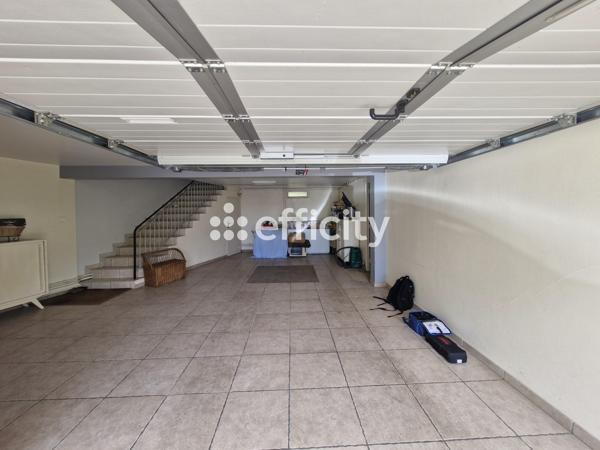 Maison
         6 pièces
        - 156 m²