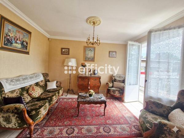 Maison
         6 pièces
        - 156 m²