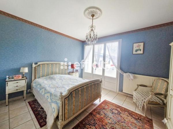 Maison
         6 pièces
        - 156 m²