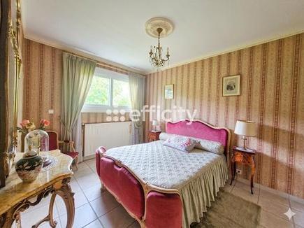 Maison
         6 pièces
        - 156 m²