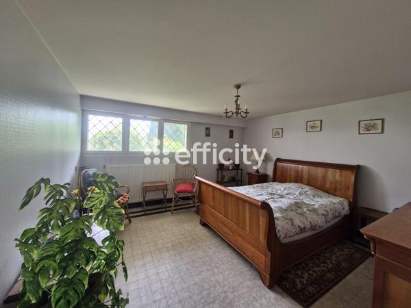Maison
         6 pièces
        - 156 m²