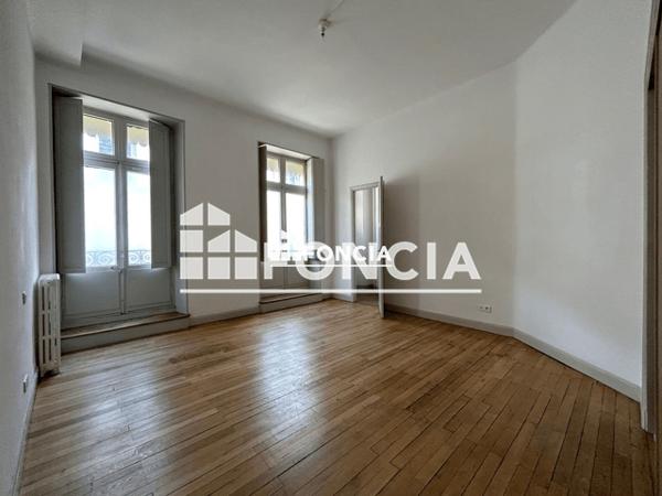 Location Appartement 5 pièces 122.22 m² - 26 RUE DE VERDUN Carcassonne 11000
