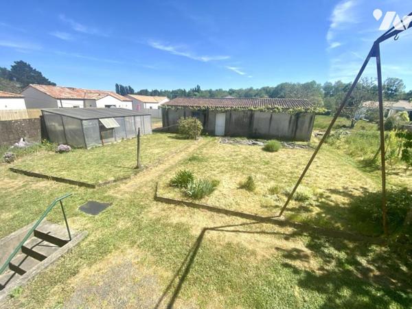 Une maison d'habitation sur sous-sol