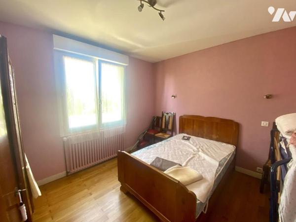 Une maison d'habitation sur sous-sol