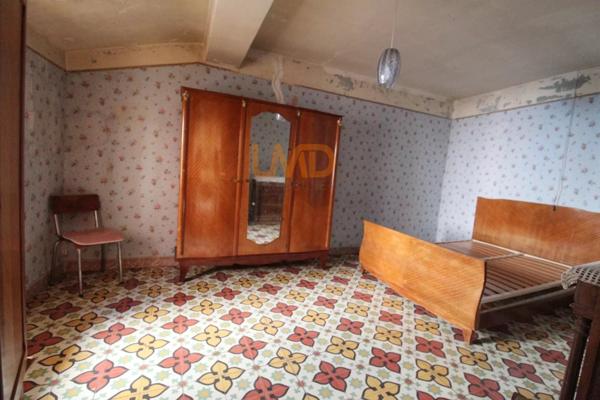 Maison de village plus atelier