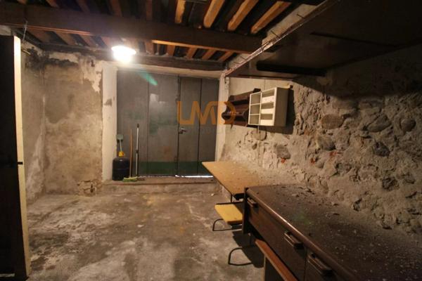 Maison de village plus atelier