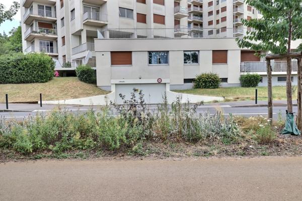 Parking couvert 11 m² sur Saint-Sébastien-sur-Loire (Pas enchantés)