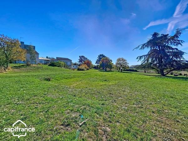 Propriété d’exception à Thouars (79): 448 m² habitables sur 1,7 ha, liberté et volumes hors norme