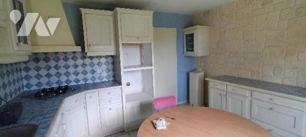 PAVILLON PROCHE MELLE sur 4000m²