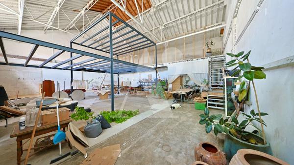 Atelier d'artiste à réhabiliter en loft au coeur des arènes - Bayonne