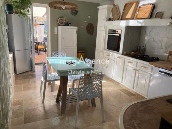 Maison à SAINTE-GEMME-LA-PLAINE, 85400 - 7 pièces 180m²