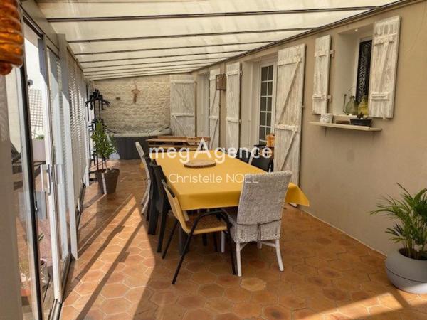 Maison à SAINTE-GEMME-LA-PLAINE, 85400 - 7 pièces 180m²