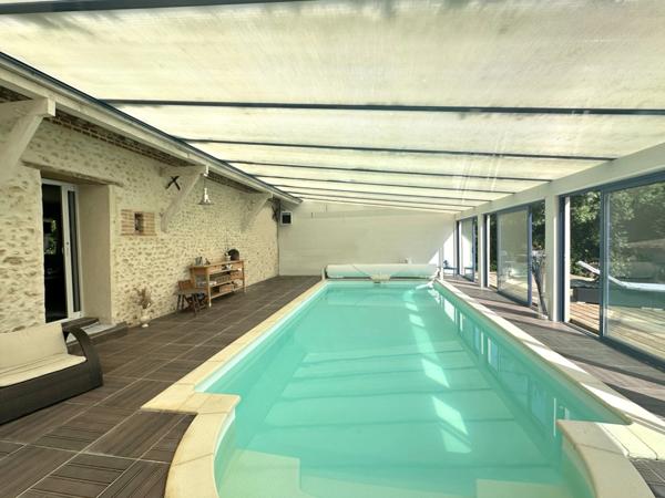 Le Perche - Montlandon (28240) Propriété à vendre, 8 pièces, 335 m², terrain clos de 6449 m², piscine couverte chauffée