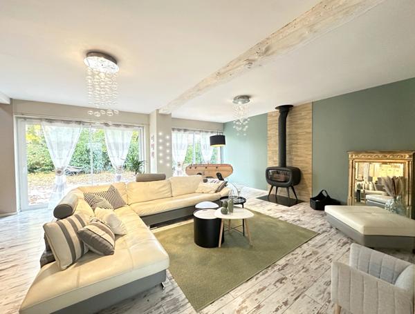 Le Perche - Montlandon (28240) Propriété à vendre, 8 pièces, 335 m², terrain clos de 6449 m², piscine couverte chauffée