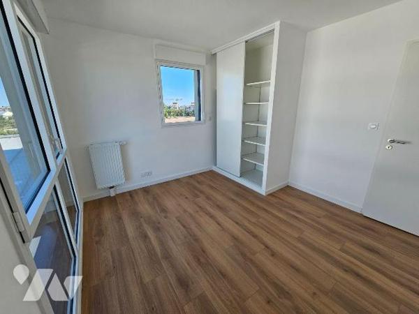 St Malo, à moins de 10mn à pied de la gare, dans résidence récente avec ascenseur, appartement ...
