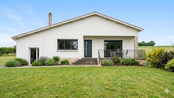 Maison 8 pièces, dépendances 500 m², grand terrain