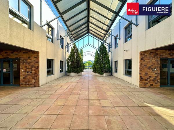 BUREAUX À LOUER EN PLEIN COEUR DU PÔLE D'ACTIVITÉ AVEC PKS