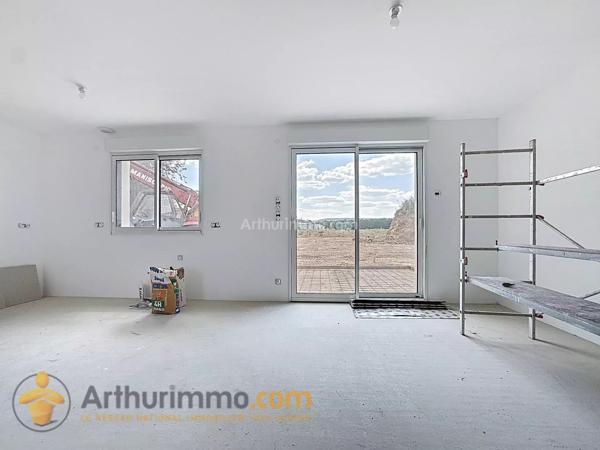 Location                                                      Maison
                        
                                         118 m2                     à Les Petites-Loges