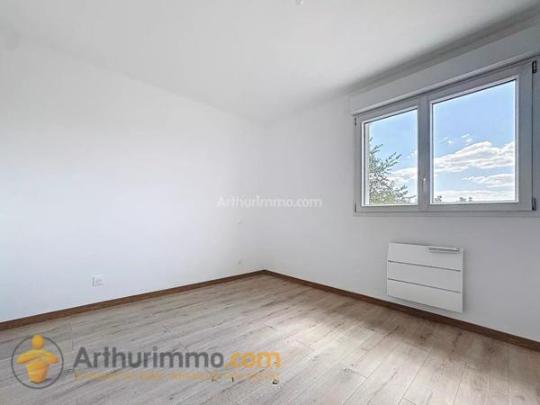 Location                                                      Maison
                        
                                         118 m2                     à Les Petites-Loges